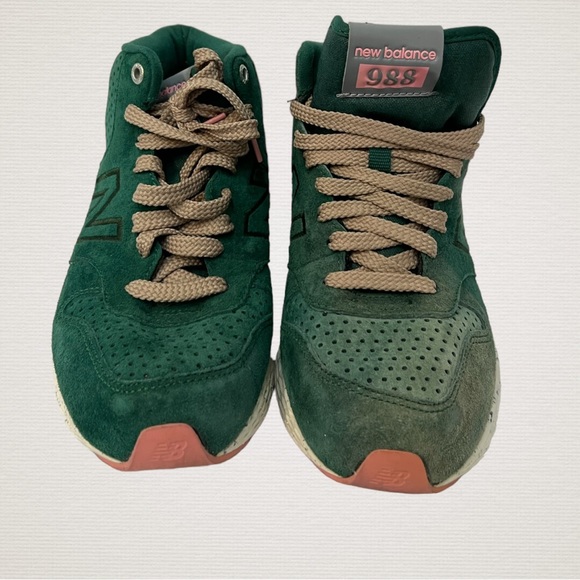 New Balance Men's 988 Fresh Foam Size 8 - Picture 8 of 9